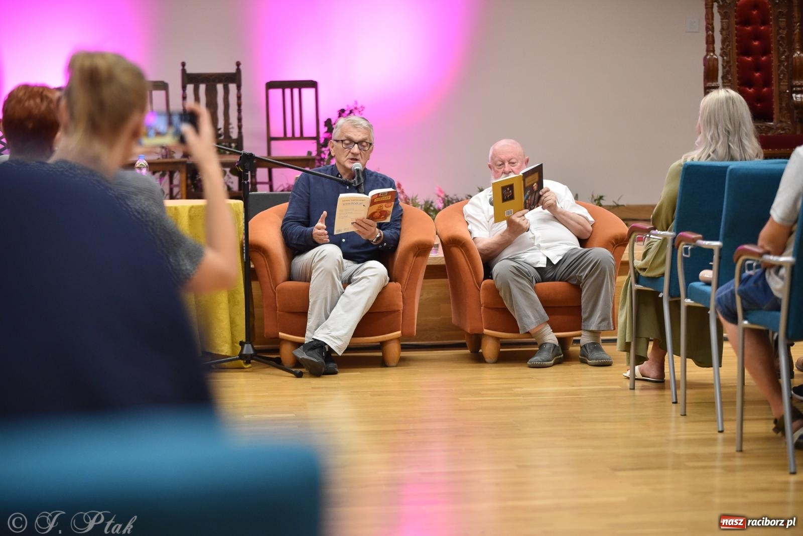 Zdjęcie w galerii na portalu naszraciborz.pl: Kordian bohaterem. Narodowe czytanie na Zamku Piastowskim wiadomości z regionu