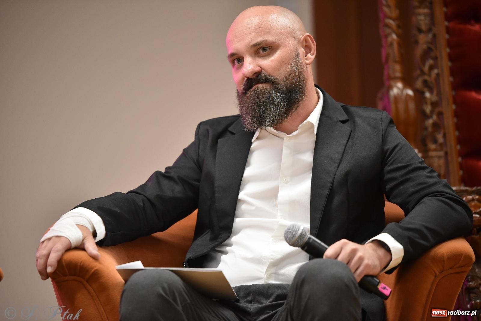 Zdjęcie w galerii na portalu naszraciborz.pl: Kordian bohaterem. Narodowe czytanie na Zamku Piastowskim wiadomości z regionu