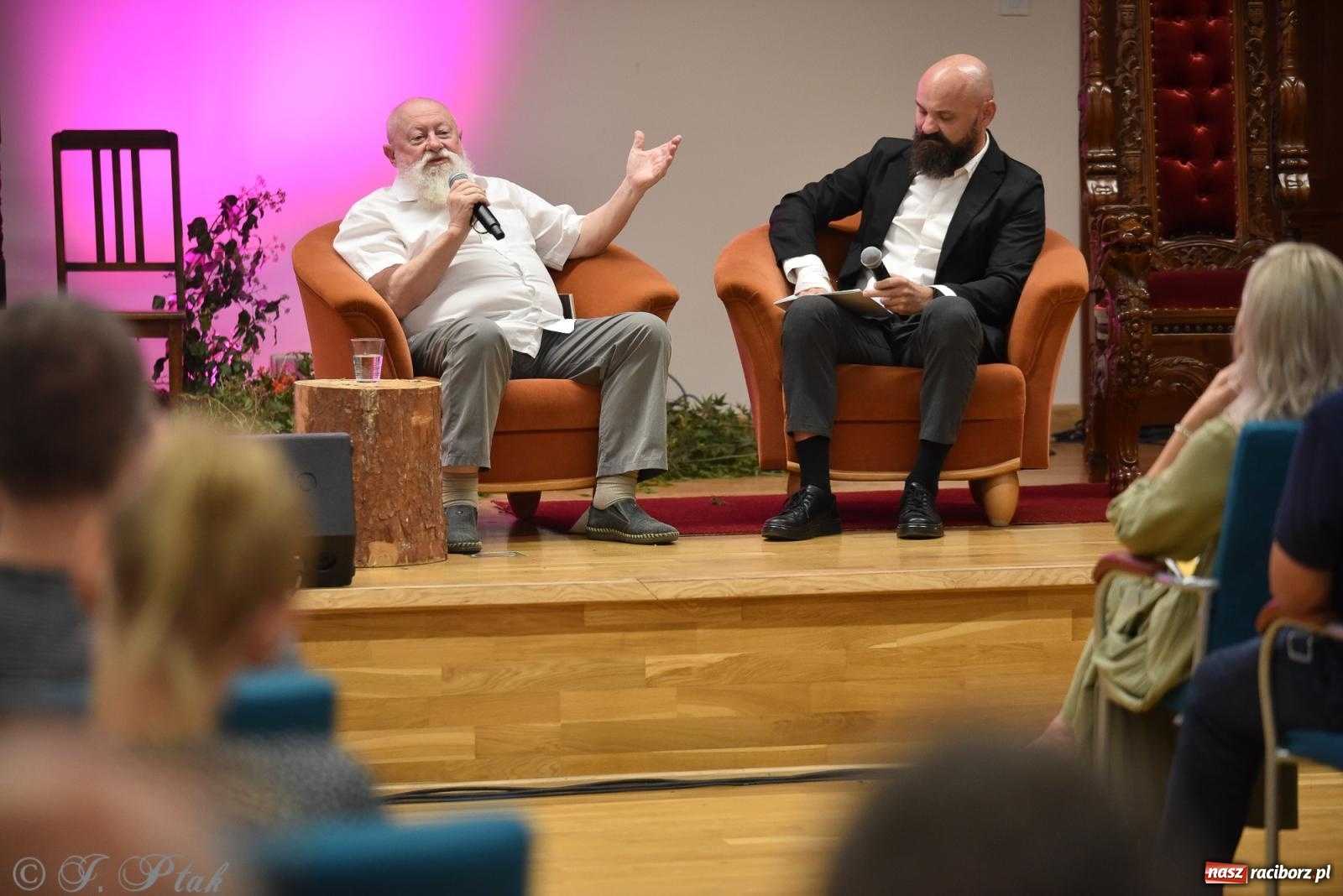 Zdjęcie w galerii na portalu naszraciborz.pl: Kordian bohaterem. Narodowe czytanie na Zamku Piastowskim wiadomości z regionu