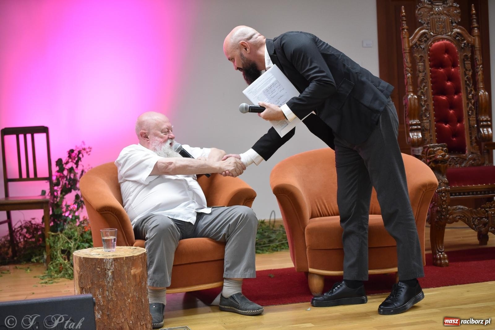 Zdjęcie w galerii na portalu naszraciborz.pl: Kordian bohaterem. Narodowe czytanie na Zamku Piastowskim wiadomości z regionu