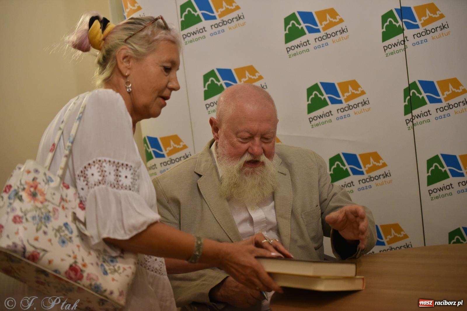 Zdjęcie w galerii na portalu naszraciborz.pl: Kordian bohaterem. Narodowe czytanie na Zamku Piastowskim wiadomości z regionu