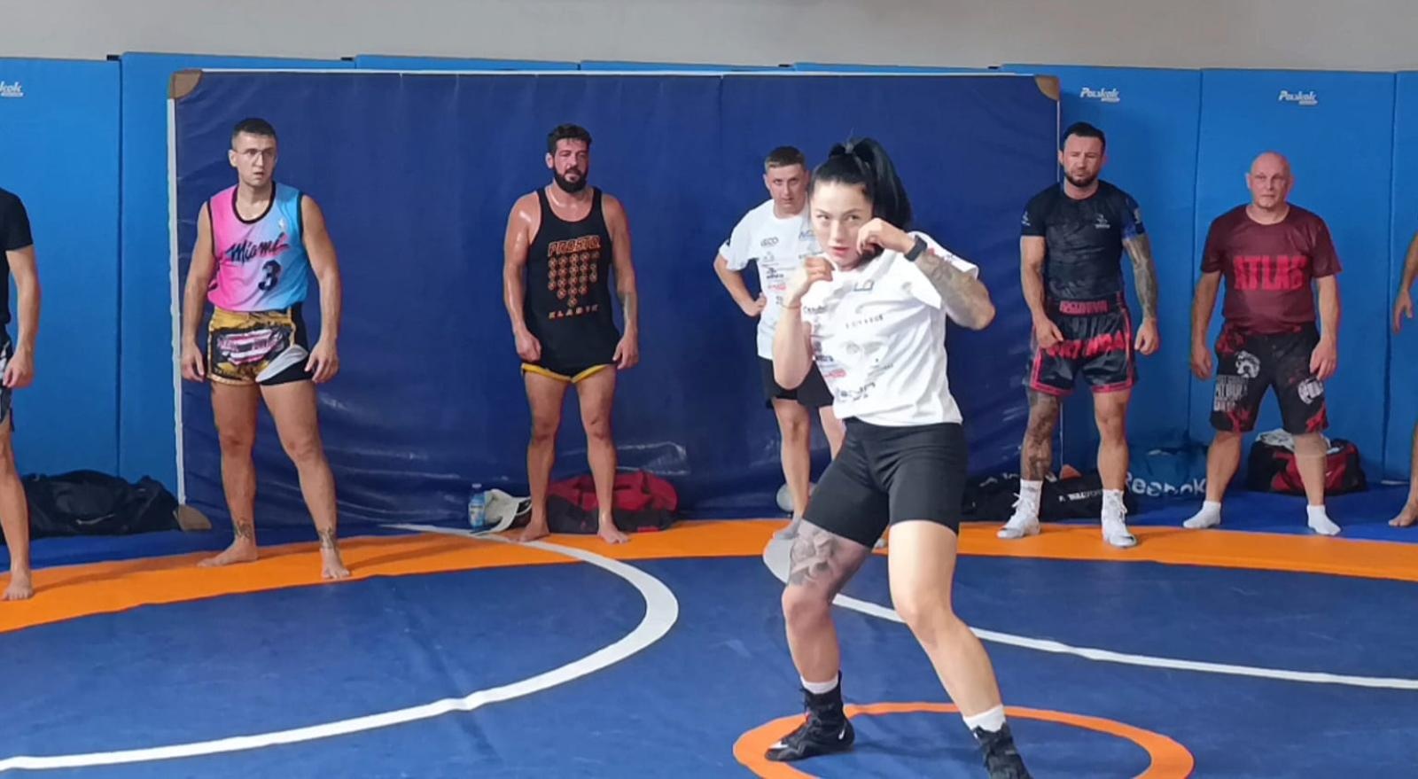 Zdjęcie w galerii na portalu naszraciborz.pl: Ada Jędrzejczyk gościem specjalnym seminarium bokserskiego w Raciborzu wiadomości z regionu