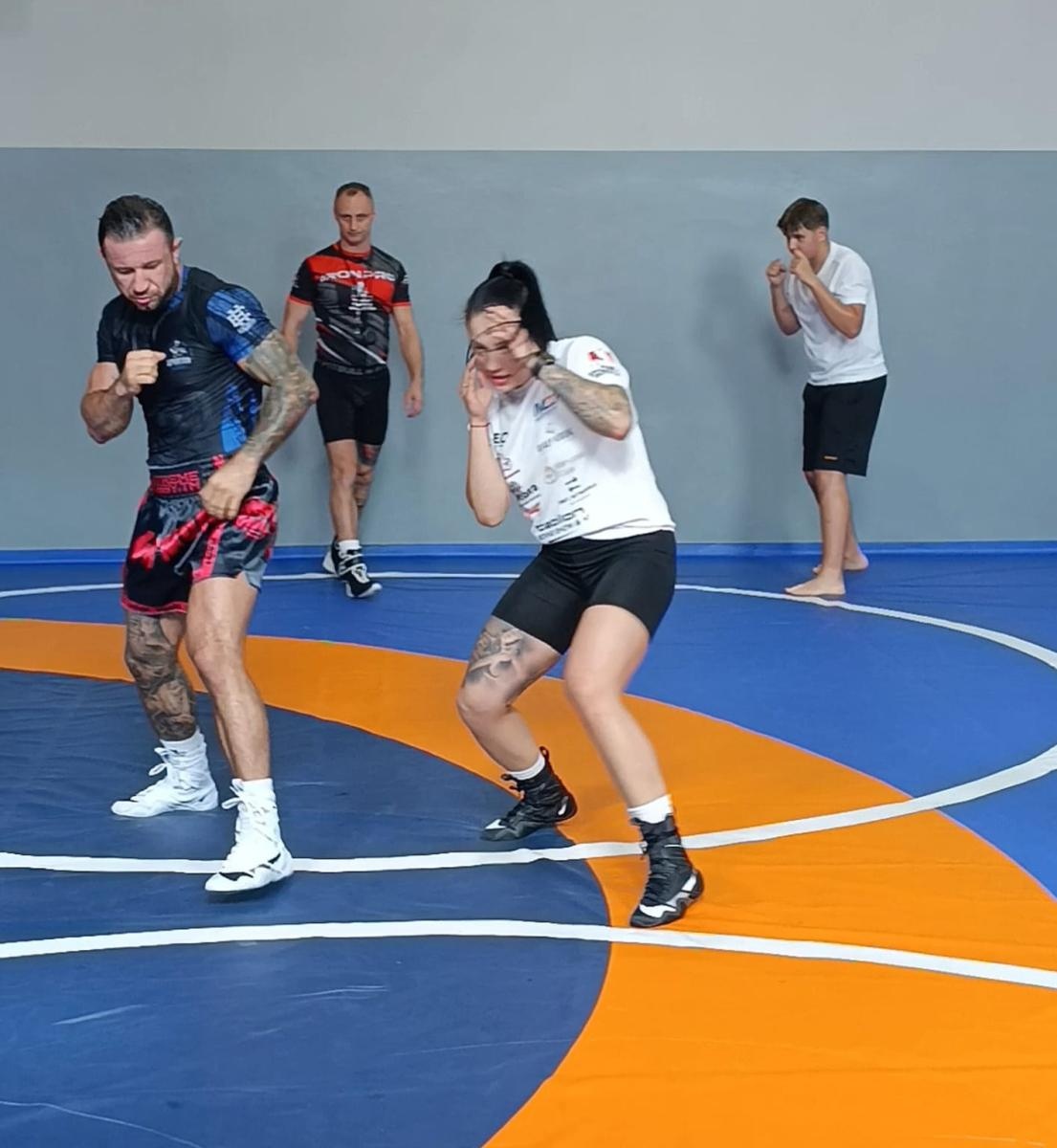 Zdjęcie w galerii na portalu naszraciborz.pl: Ada Jędrzejczyk gościem specjalnym seminarium bokserskiego w Raciborzu wiadomości z regionu