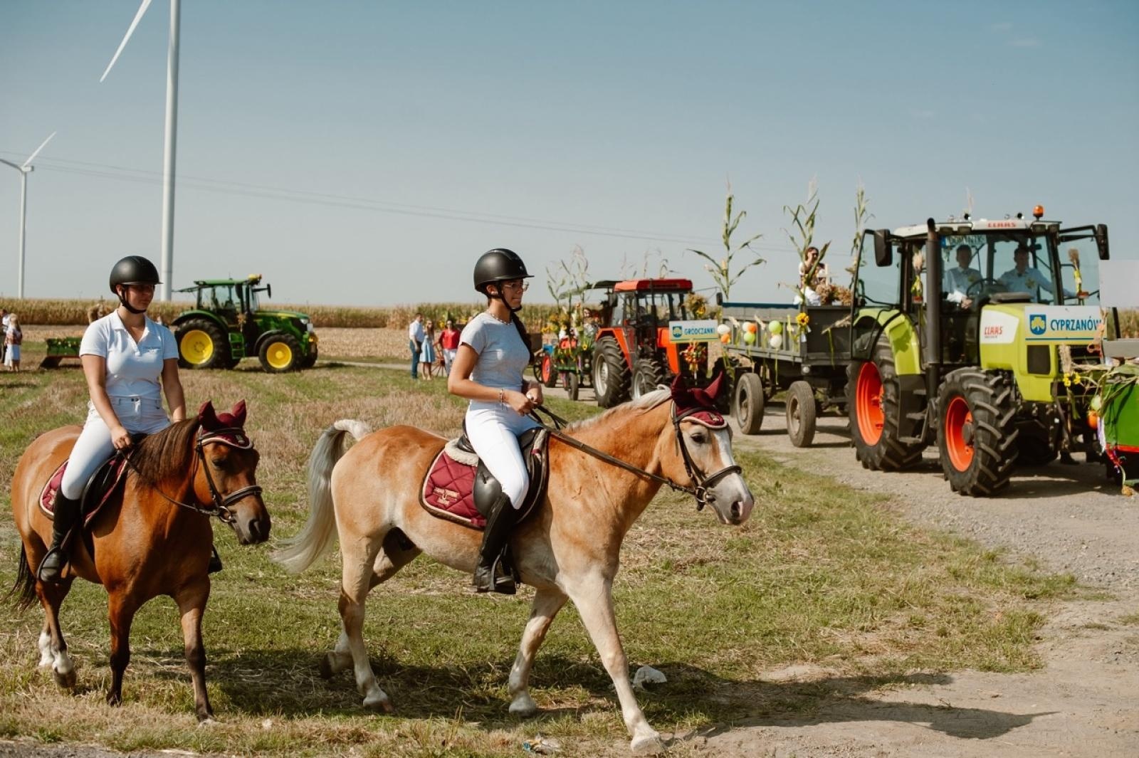 Zdjęcie w galerii na portalu naszraciborz.pl: Pietrowice Wielkie i Żerdziny świętują dożynki. Relacja bis! wiadomości z regionu