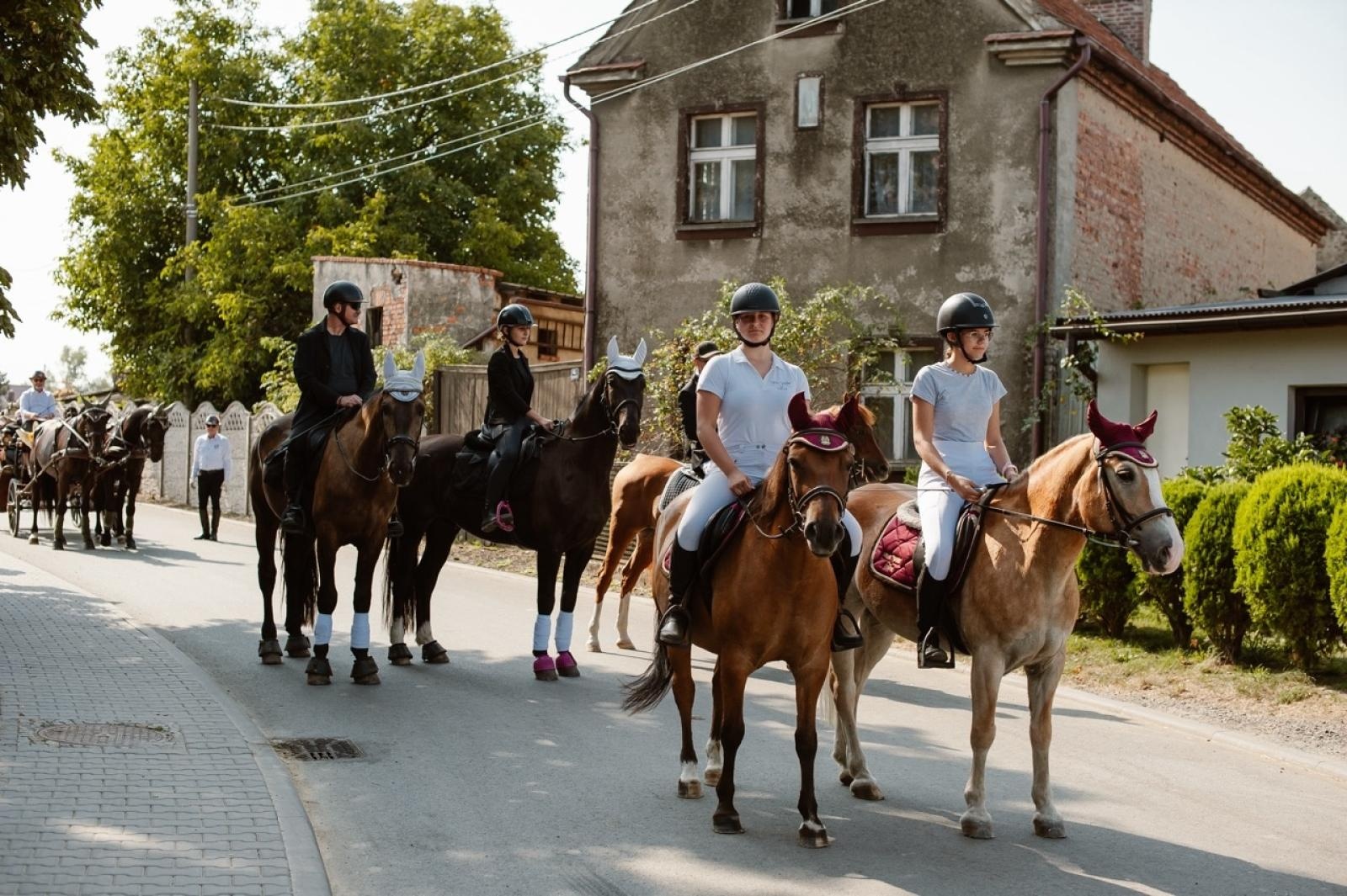 Zdjęcie w galerii na portalu naszraciborz.pl: Pietrowice Wielkie i Żerdziny świętują dożynki. Relacja bis! wiadomości z regionu