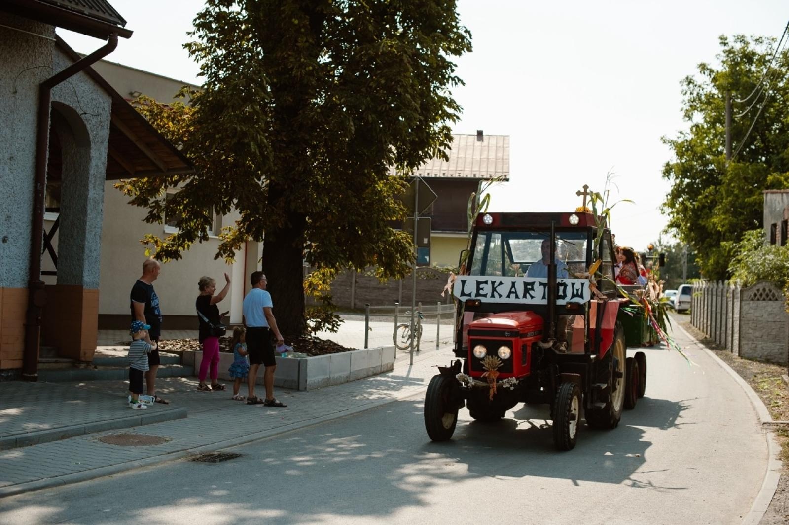 Zdjęcie w galerii na portalu naszraciborz.pl: Pietrowice Wielkie i Żerdziny świętują dożynki. Relacja bis! wiadomości z regionu