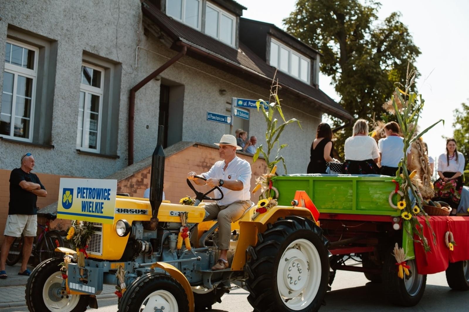 Zdjęcie w galerii na portalu naszraciborz.pl: Pietrowice Wielkie i Żerdziny świętują dożynki. Relacja bis! wiadomości z regionu