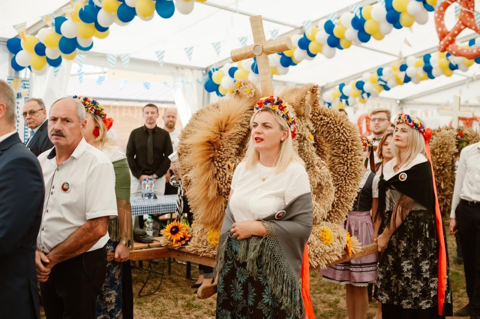 Zdjęcie w galerii na portalu naszraciborz.pl: Pietrowice Wielkie i Żerdziny świętują dożynki. Relacja bis! wiadomości z regionu