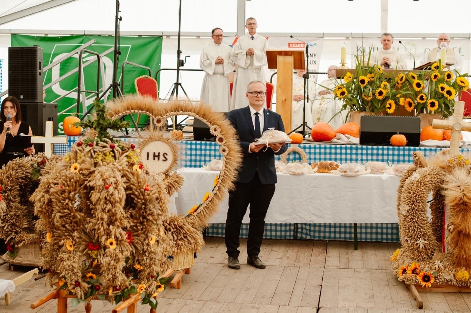 Zdjęcie w galerii na portalu naszraciborz.pl: Pietrowice Wielkie i Żerdziny świętują dożynki. Relacja bis! wiadomości z regionu