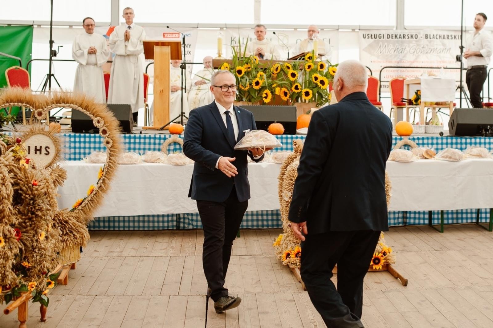 Zdjęcie w galerii na portalu naszraciborz.pl: Pietrowice Wielkie i Żerdziny świętują dożynki. Relacja bis! wiadomości z regionu