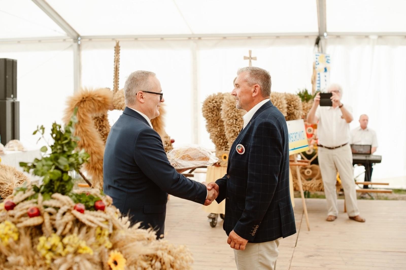 Zdjęcie w galerii na portalu naszraciborz.pl: Pietrowice Wielkie i Żerdziny świętują dożynki. Relacja bis! wiadomości z regionu