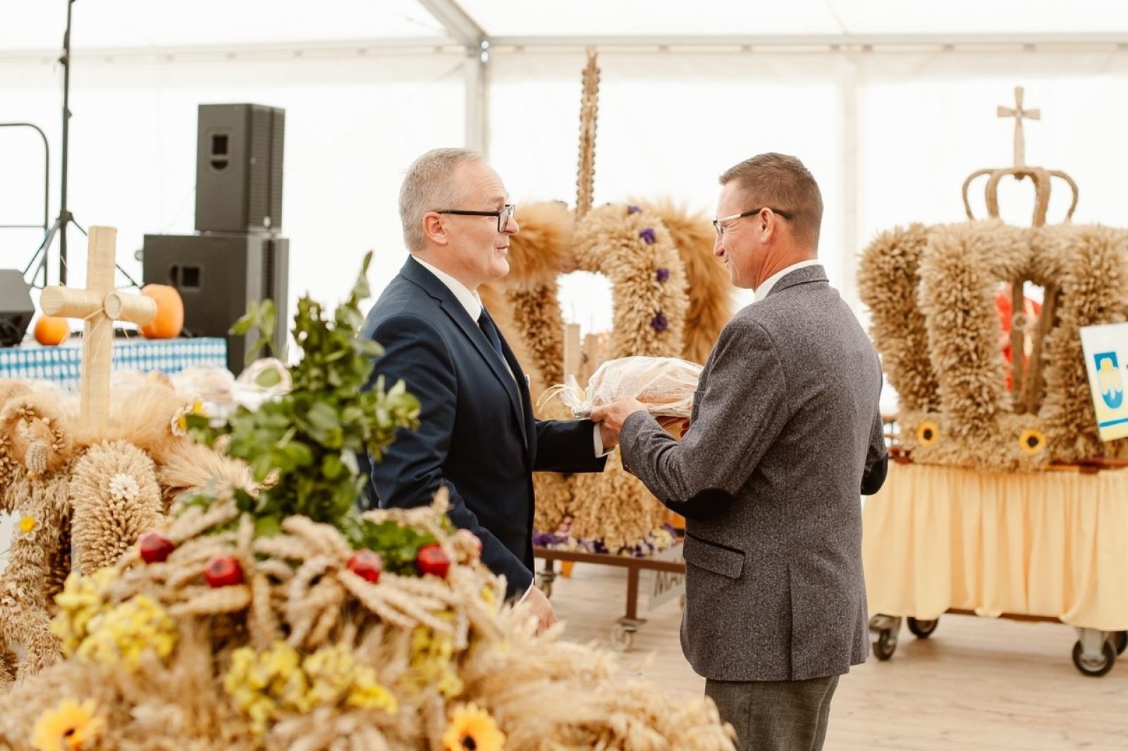 Zdjęcie w galerii na portalu naszraciborz.pl: Pietrowice Wielkie i Żerdziny świętują dożynki. Relacja bis! wiadomości z regionu