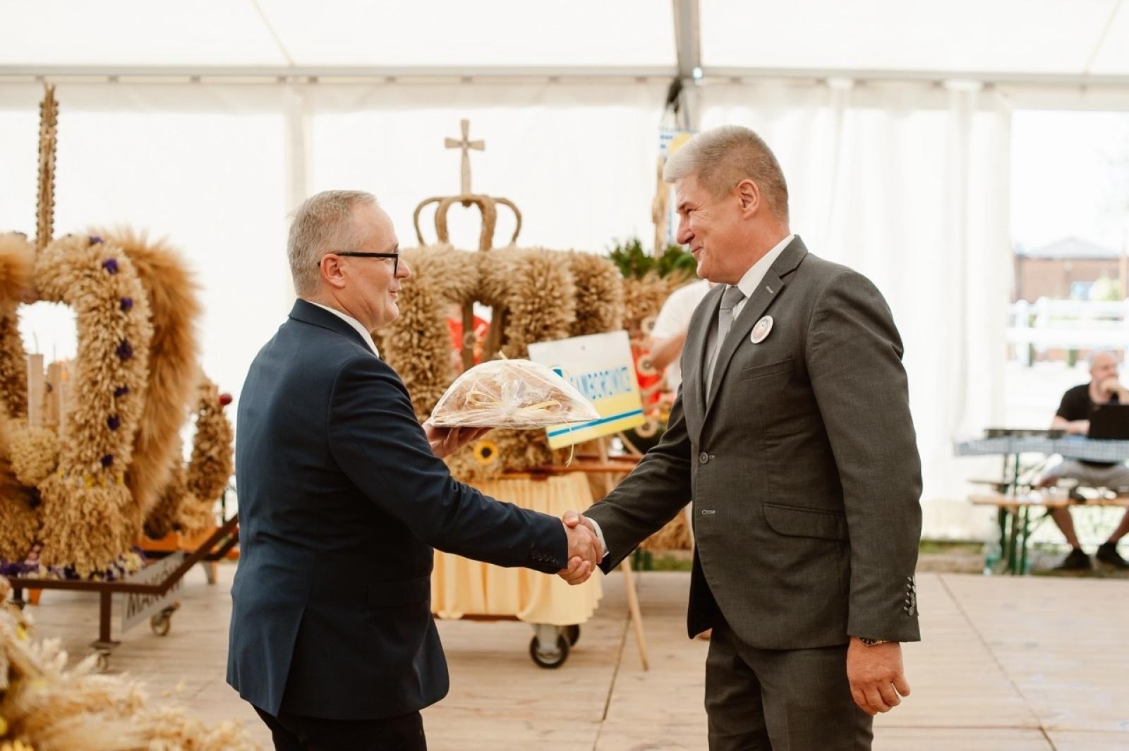 Zdjęcie w galerii na portalu naszraciborz.pl: Pietrowice Wielkie i Żerdziny świętują dożynki. Relacja bis! wiadomości z regionu