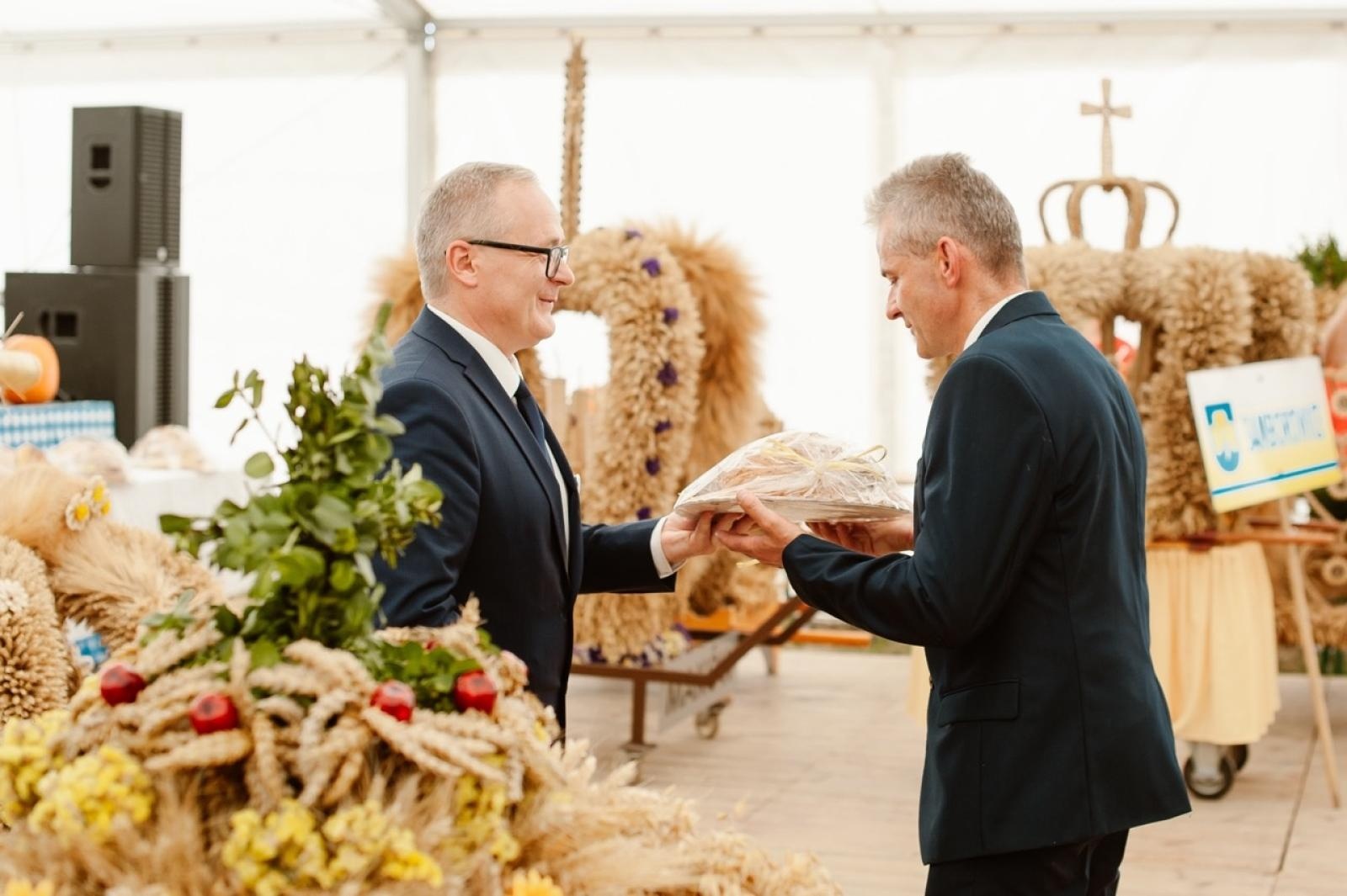 Zdjęcie w galerii na portalu naszraciborz.pl: Pietrowice Wielkie i Żerdziny świętują dożynki. Relacja bis! wiadomości z regionu