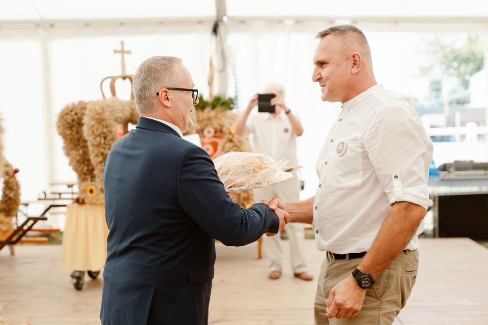 Zdjęcie w galerii na portalu naszraciborz.pl: Pietrowice Wielkie i Żerdziny świętują dożynki. Relacja bis! wiadomości z regionu