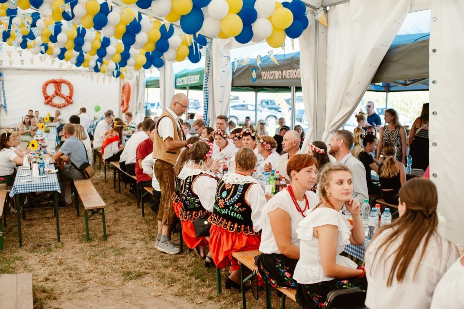 Zdjęcie w galerii na portalu naszraciborz.pl: Pietrowice Wielkie i Żerdziny świętują dożynki. Relacja bis! wiadomości z regionu