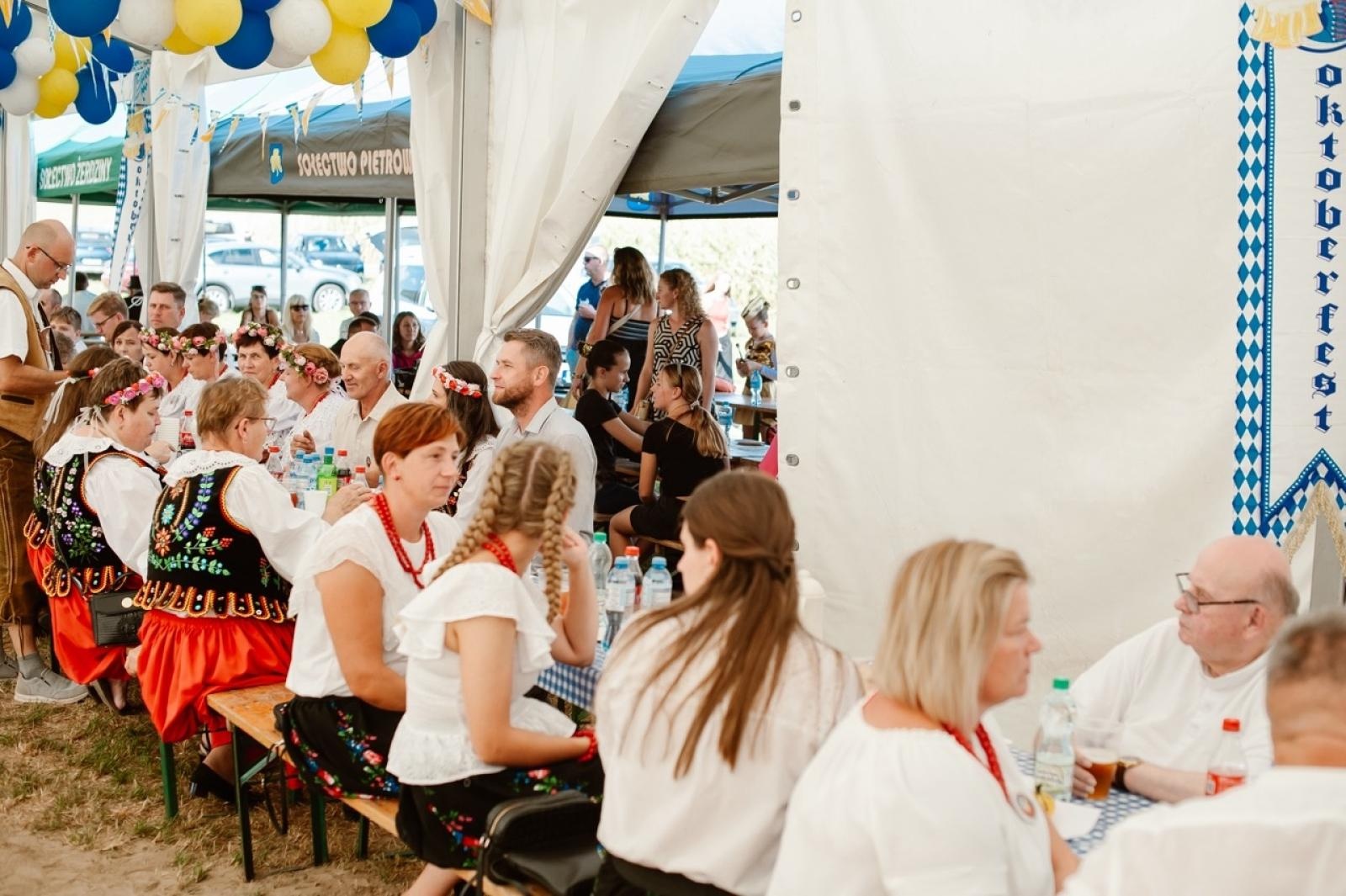 Zdjęcie w galerii na portalu naszraciborz.pl: Pietrowice Wielkie i Żerdziny świętują dożynki. Relacja bis! wiadomości z regionu