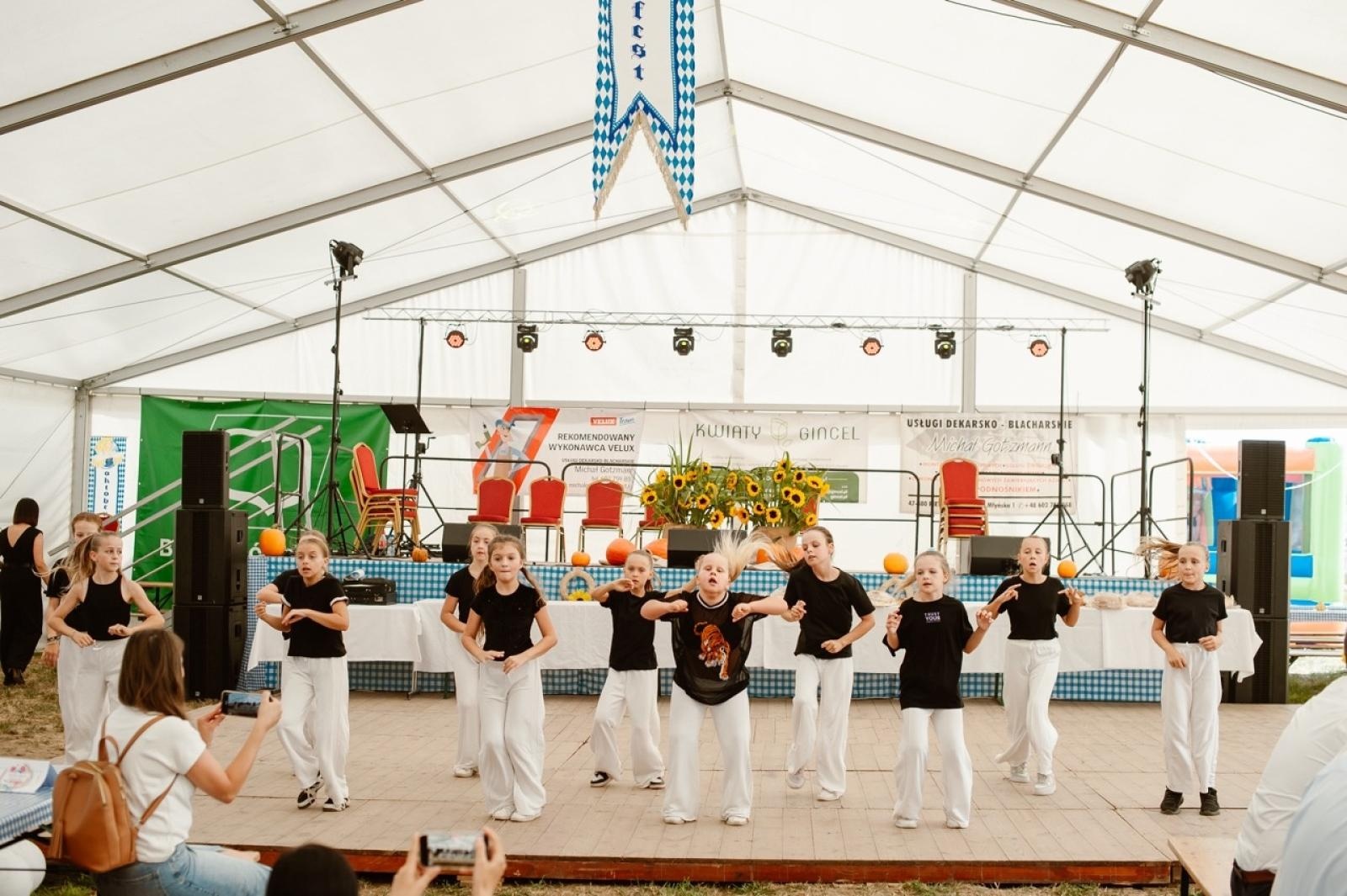 Zdjęcie w galerii na portalu naszraciborz.pl: Pietrowice Wielkie i Żerdziny świętują dożynki. Relacja bis! wiadomości z regionu