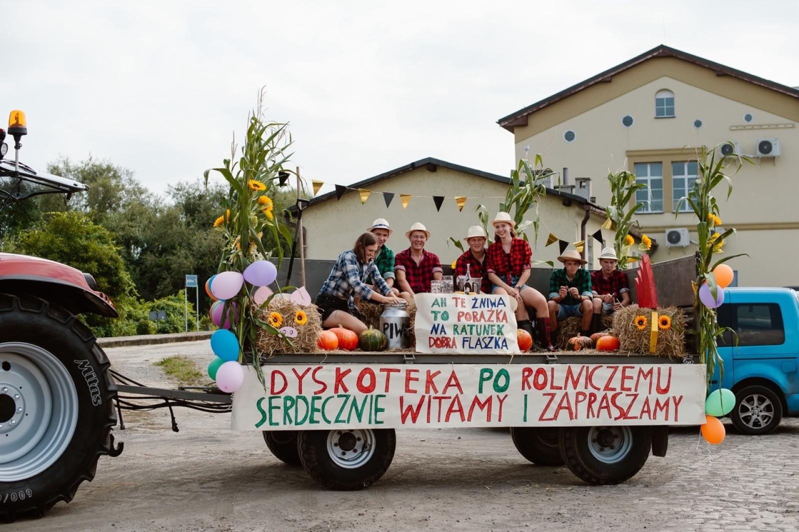Zdjęcie w galerii na portalu naszraciborz.pl: Pietrowice Wielkie i Żerdziny świętują dożynki. Relacja bis! wiadomości z regionu