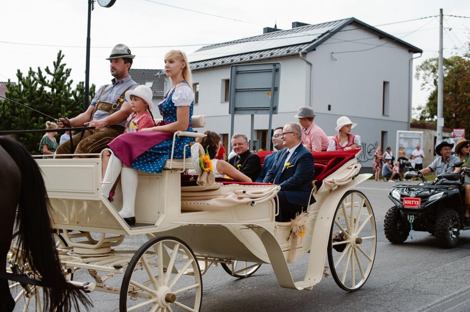 Zdjęcie w galerii na portalu naszraciborz.pl: Pietrowice Wielkie i Żerdziny świętują dożynki. Relacja bis! wiadomości z regionu