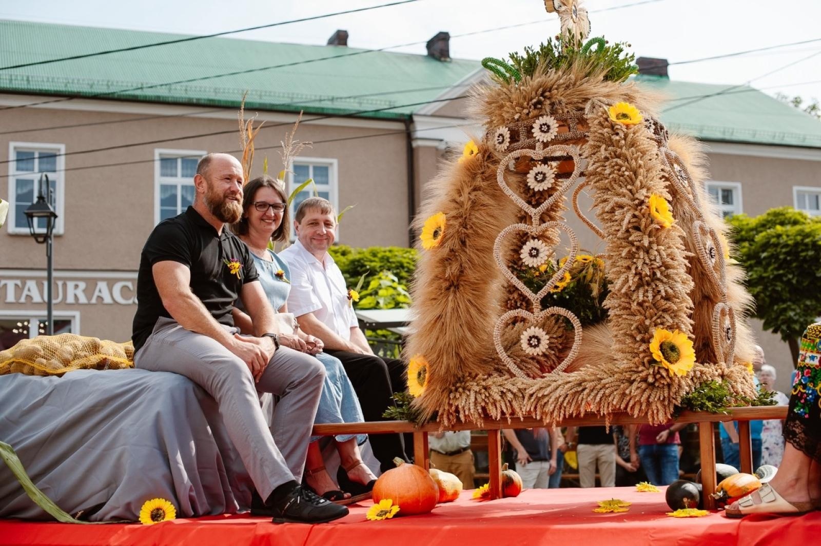 Zdjęcie w galerii na portalu naszraciborz.pl: Pietrowice Wielkie i Żerdziny świętują dożynki. Relacja bis! wiadomości z regionu
