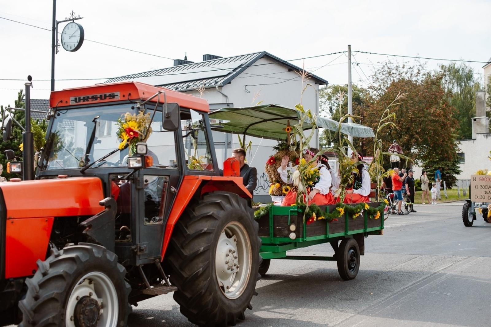 Zdjęcie w galerii na portalu naszraciborz.pl: Pietrowice Wielkie i Żerdziny świętują dożynki. Relacja bis! wiadomości z regionu