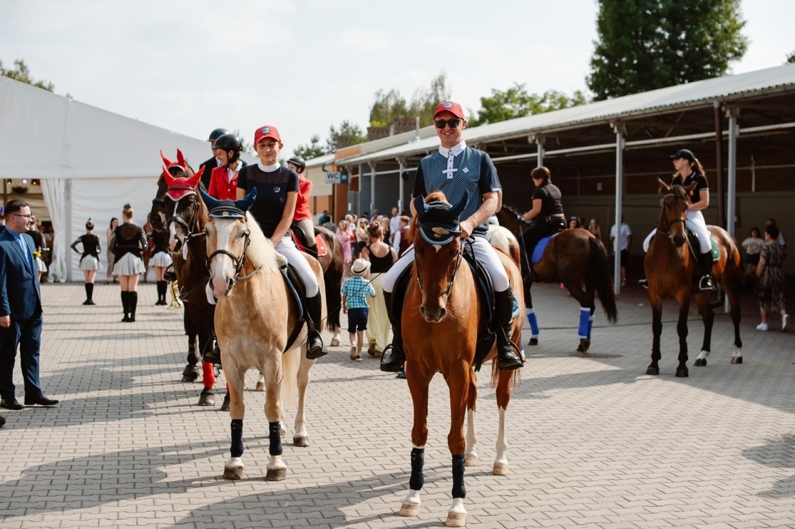 Zdjęcie w galerii na portalu naszraciborz.pl: Pietrowice Wielkie i Żerdziny świętują dożynki. Relacja bis! wiadomości z regionu