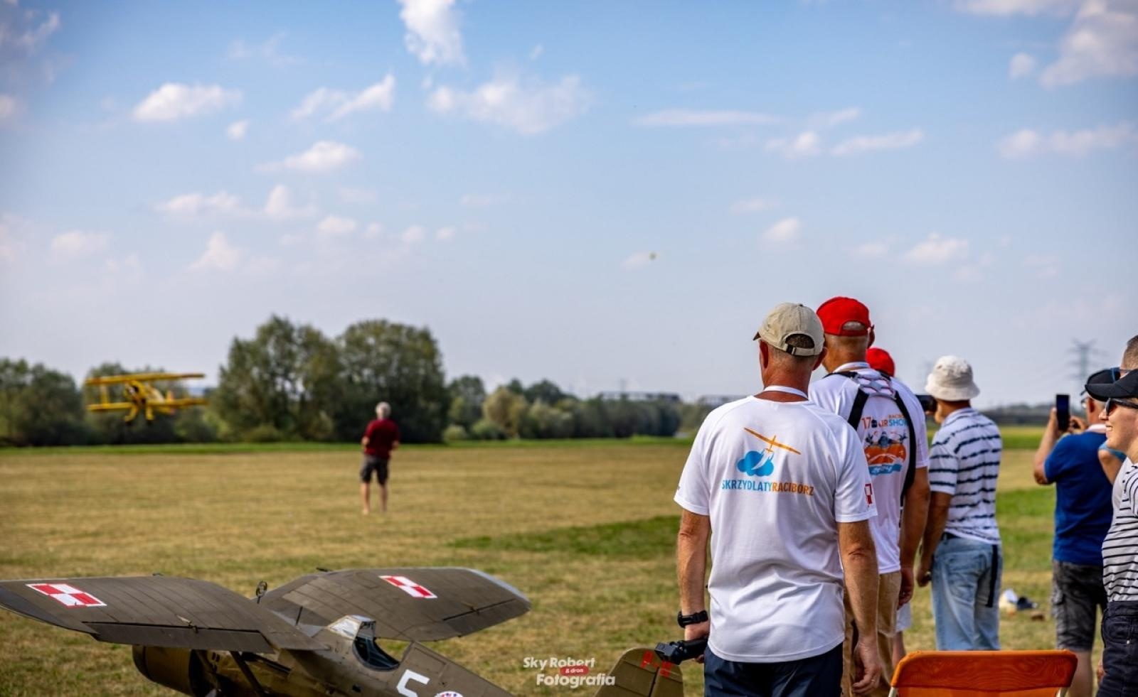 Zdjęcie w galerii na portalu naszraciborz.pl: Magiczne zdjęcia raciborskiego air show wiadomości z regionu