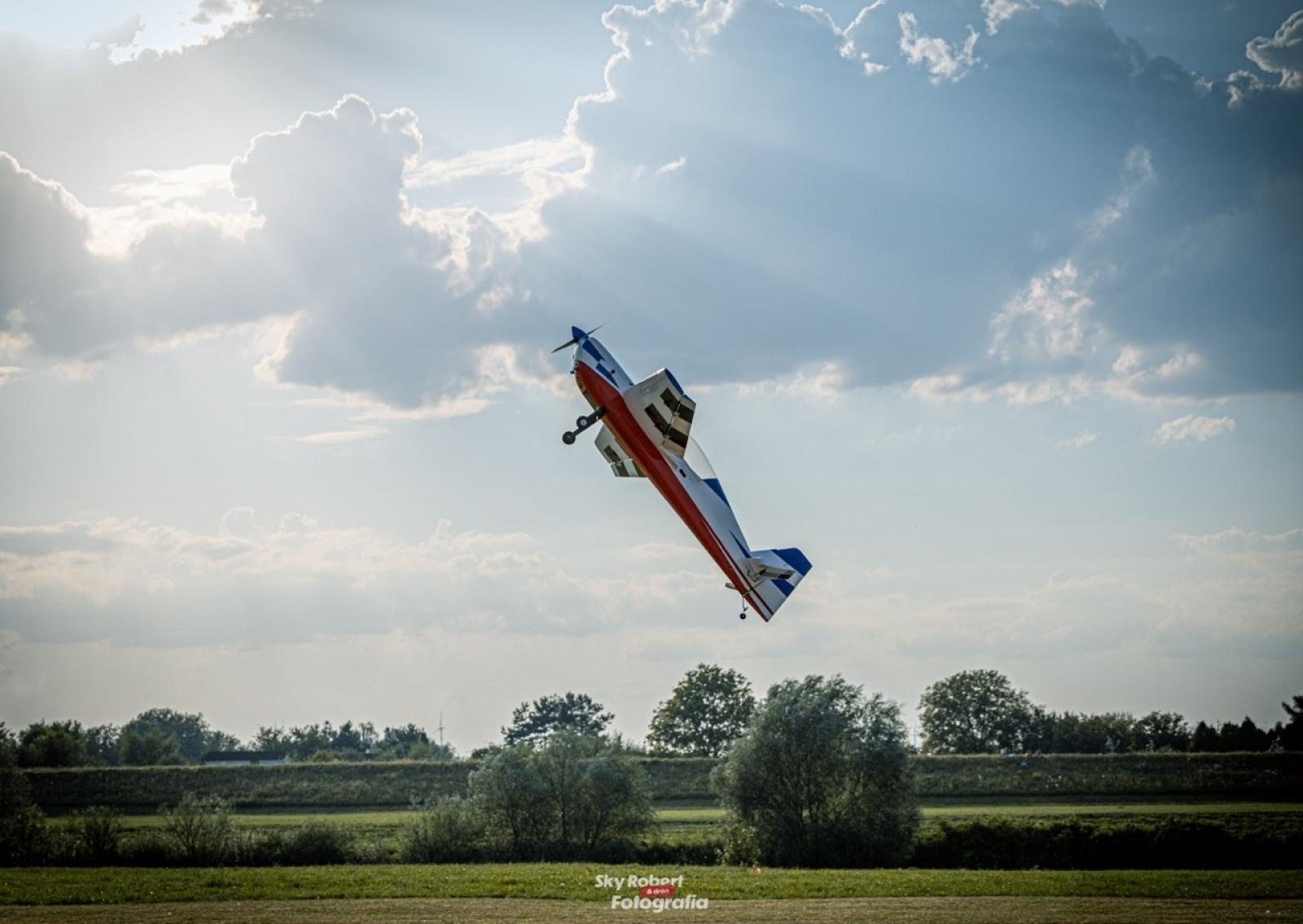 Zdjęcie w galerii na portalu naszraciborz.pl: Magiczne zdjęcia raciborskiego air show wiadomości z regionu