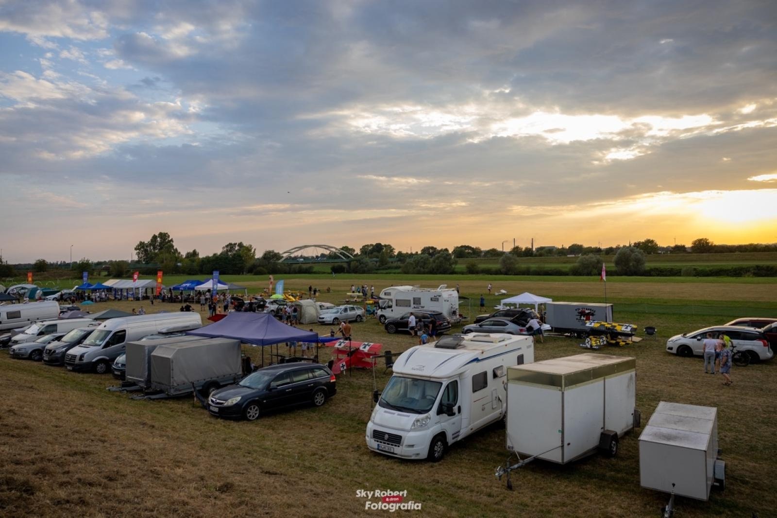 Zdjęcie w galerii na portalu naszraciborz.pl: Magiczne zdjęcia raciborskiego air show wiadomości z regionu