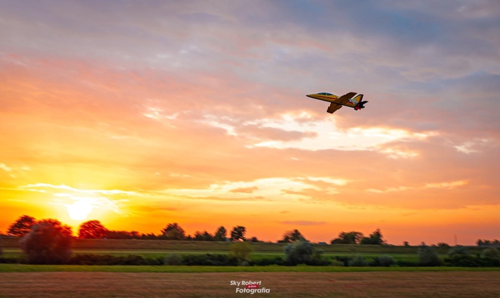 Zdjęcie w galerii na portalu naszraciborz.pl: Magiczne zdjęcia raciborskiego air show wiadomości z regionu