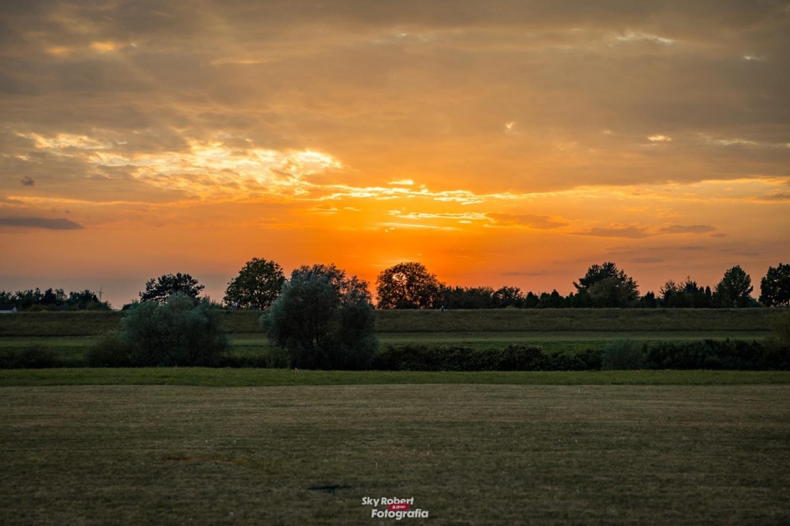 Zdjęcie w galerii na portalu naszraciborz.pl: Magiczne zdjęcia raciborskiego air show wiadomości z regionu