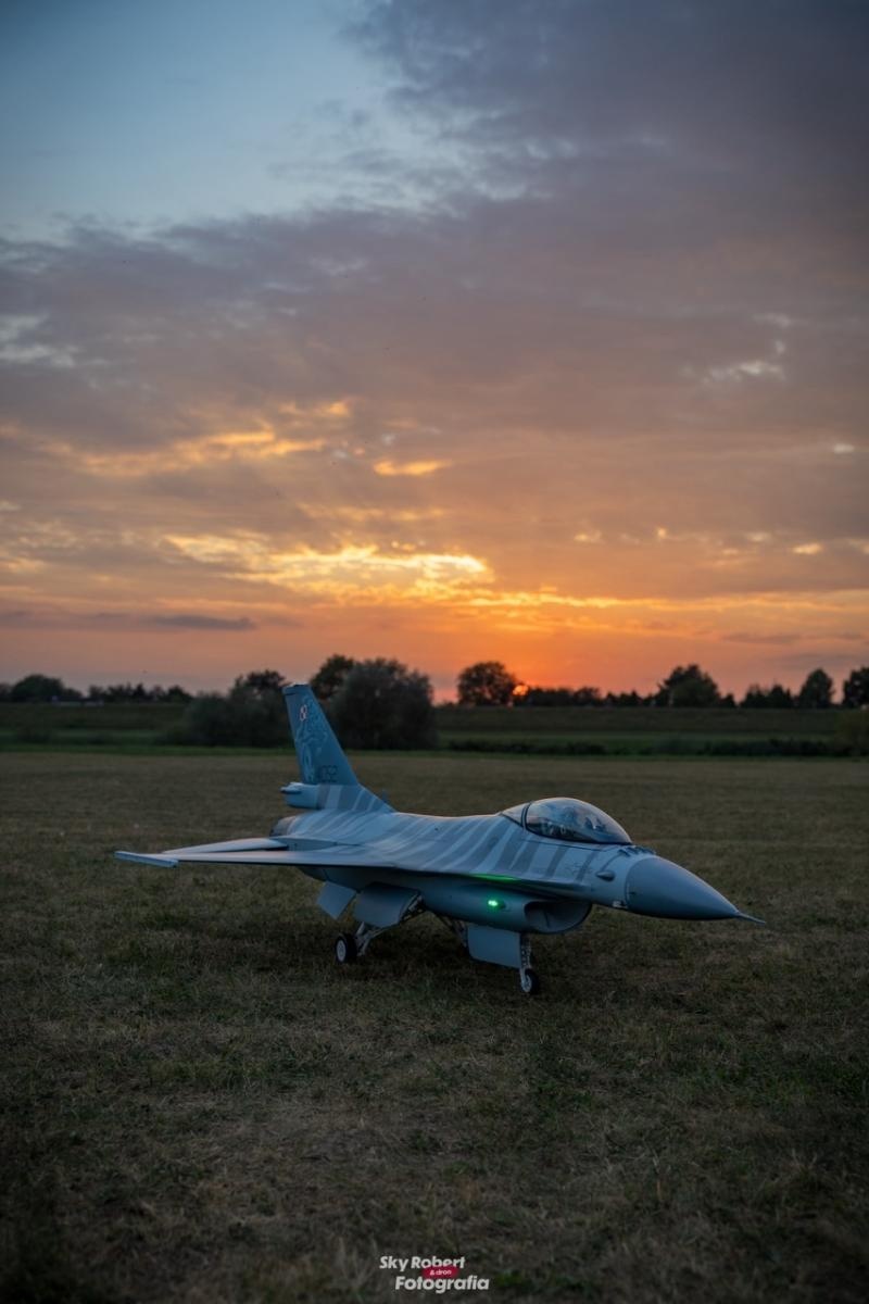 Zdjęcie w galerii na portalu naszraciborz.pl: Magiczne zdjęcia raciborskiego air show wiadomości z regionu