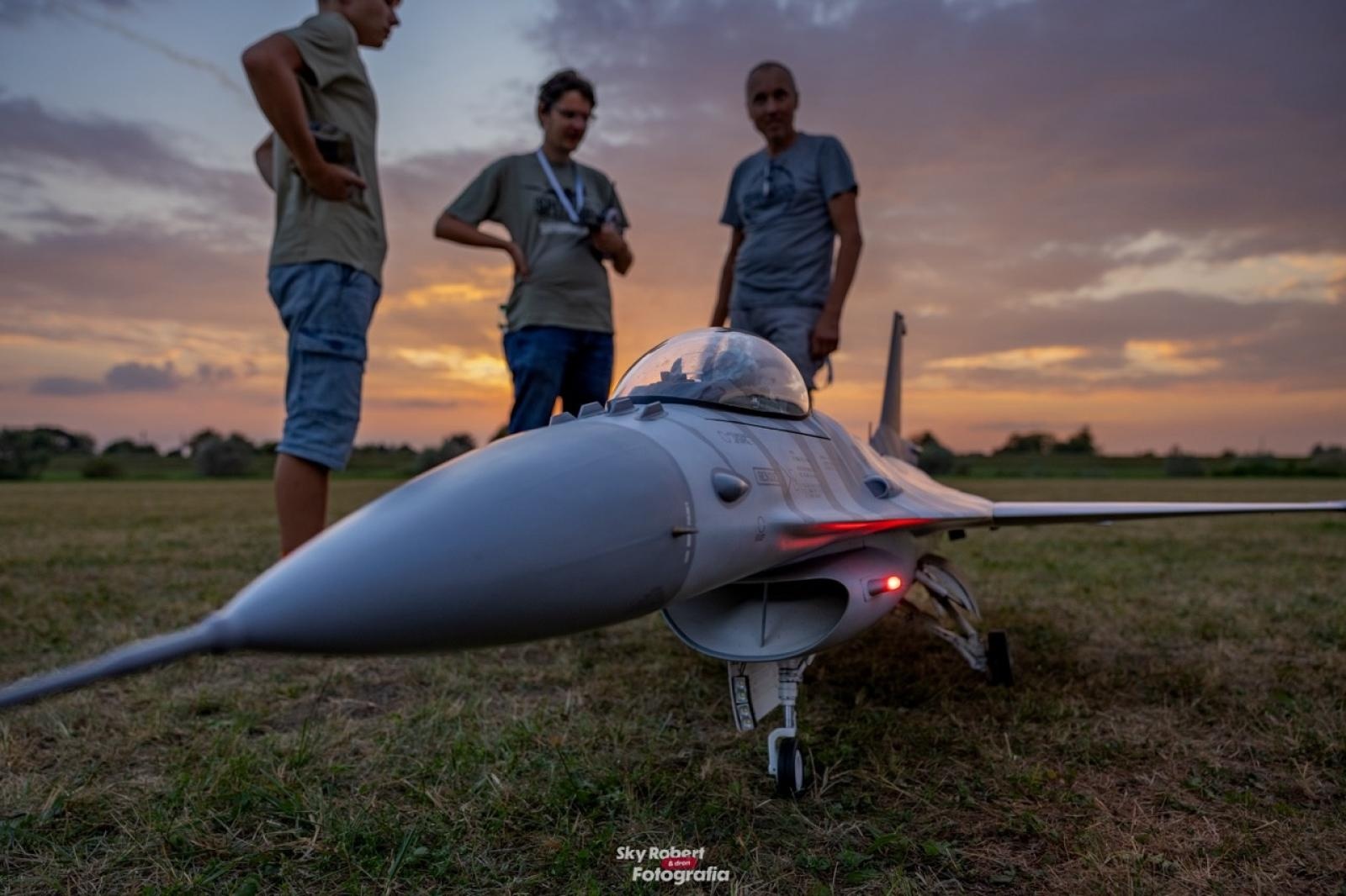 Zdjęcie w galerii na portalu naszraciborz.pl: Magiczne zdjęcia raciborskiego air show wiadomości z regionu