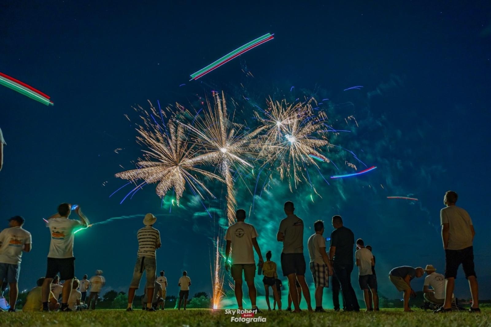 Zdjęcie w galerii na portalu naszraciborz.pl: Magiczne zdjęcia raciborskiego air show wiadomości z regionu