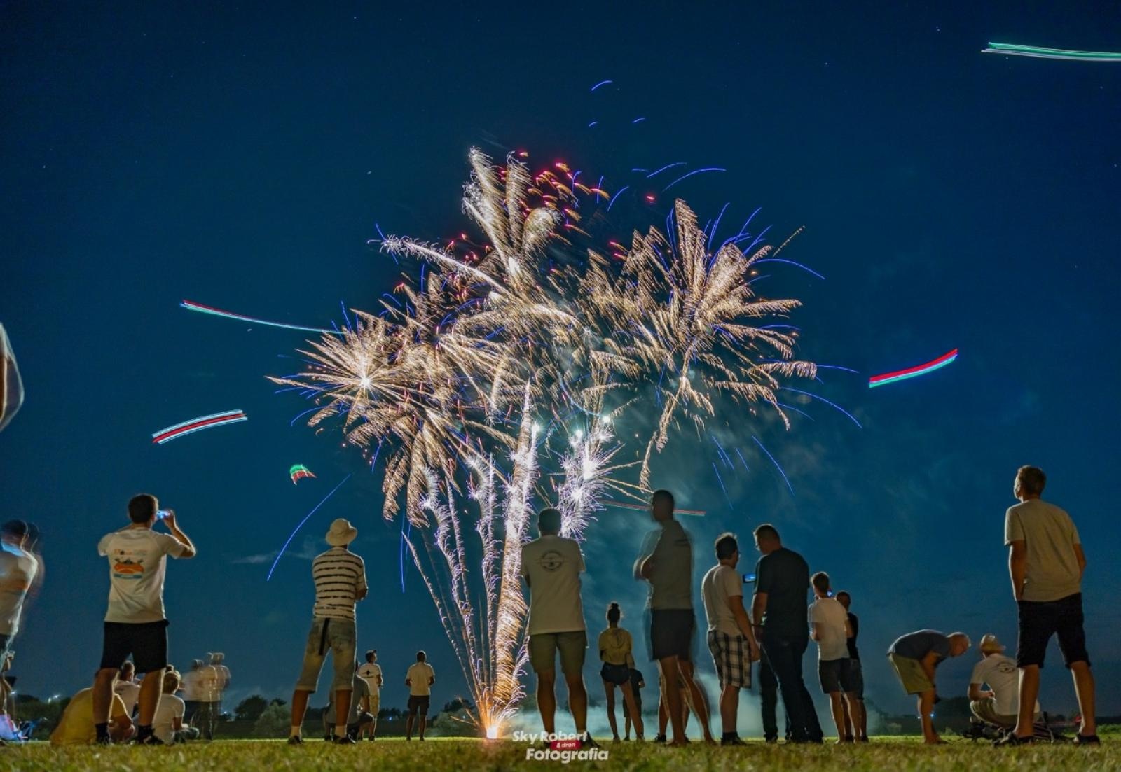 Zdjęcie w galerii na portalu naszraciborz.pl: Magiczne zdjęcia raciborskiego air show wiadomości z regionu