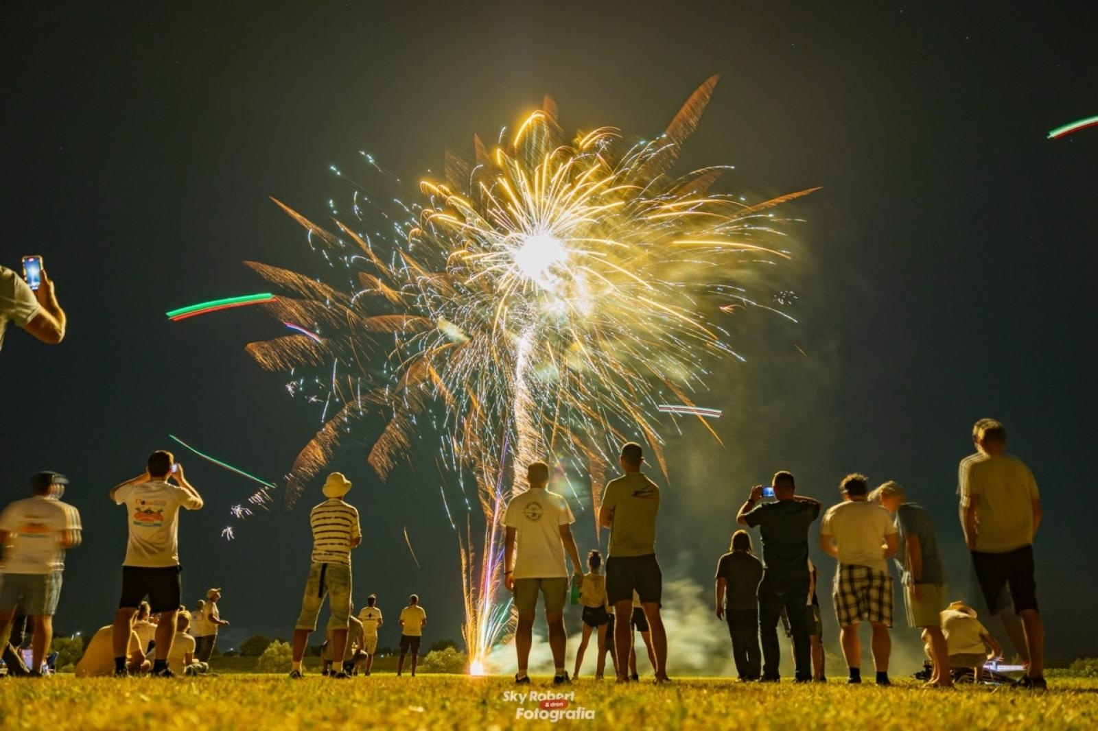 Zdjęcie w galerii na portalu naszraciborz.pl: Magiczne zdjęcia raciborskiego air show wiadomości z regionu