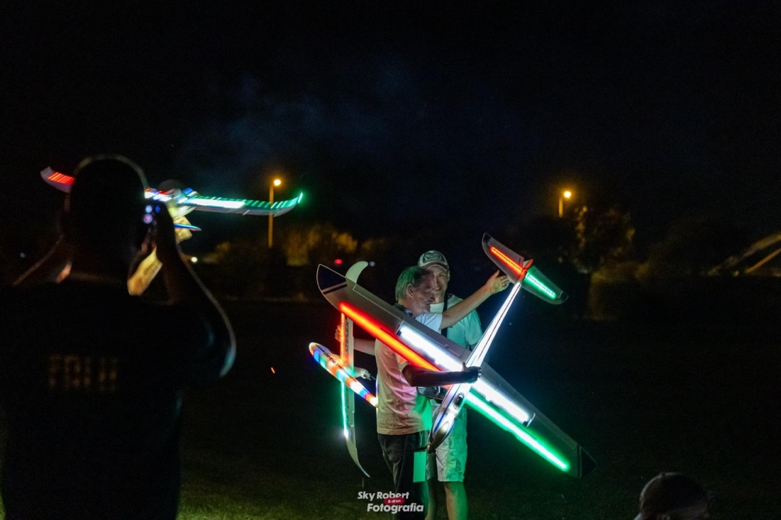 Zdjęcie w galerii na portalu naszraciborz.pl: Magiczne zdjęcia raciborskiego air show wiadomości z regionu