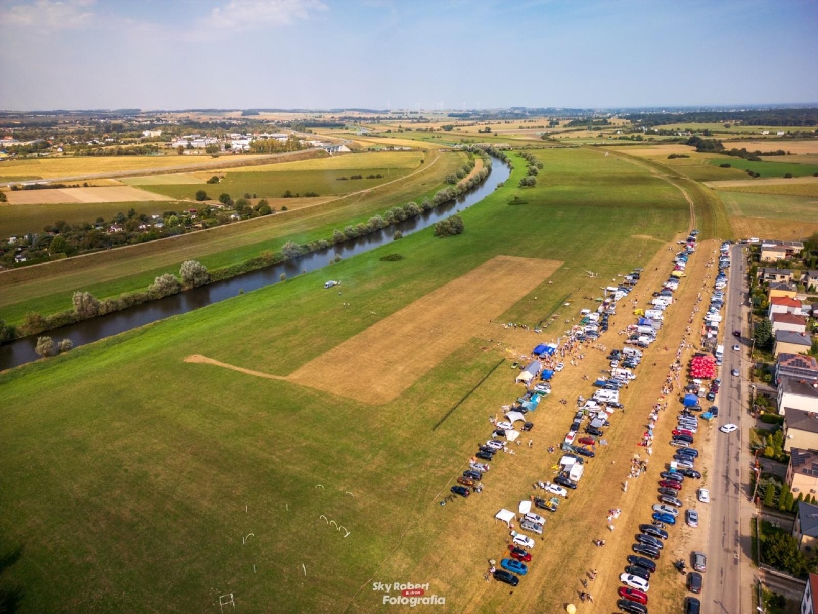 Zdjęcie w galerii na portalu naszraciborz.pl: Magiczne zdjęcia raciborskiego air show wiadomości z regionu