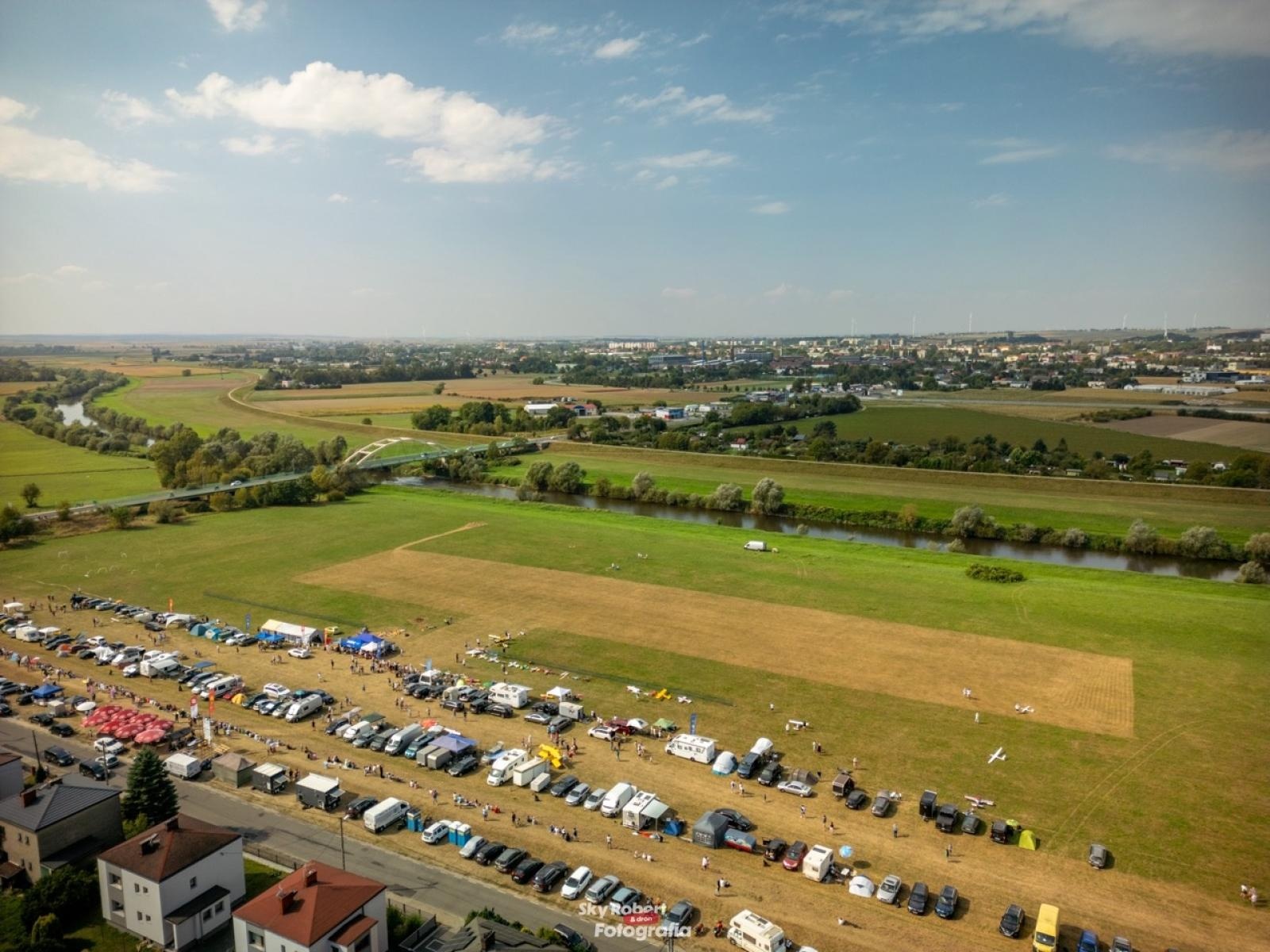 Zdjęcie w galerii na portalu naszraciborz.pl: Magiczne zdjęcia raciborskiego air show wiadomości z regionu