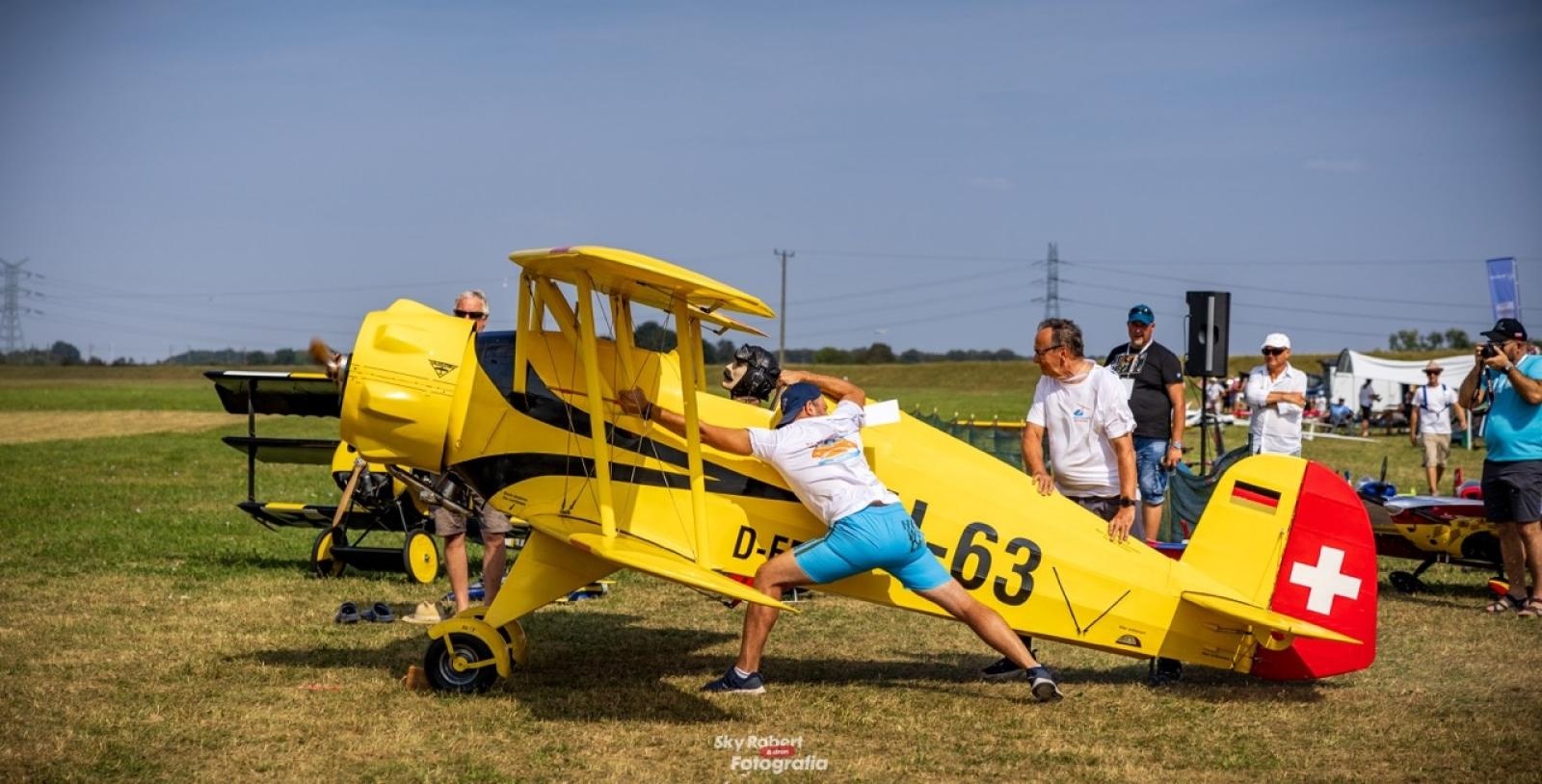 Zdjęcie w galerii na portalu naszraciborz.pl: Magiczne zdjęcia raciborskiego air show wiadomości z regionu