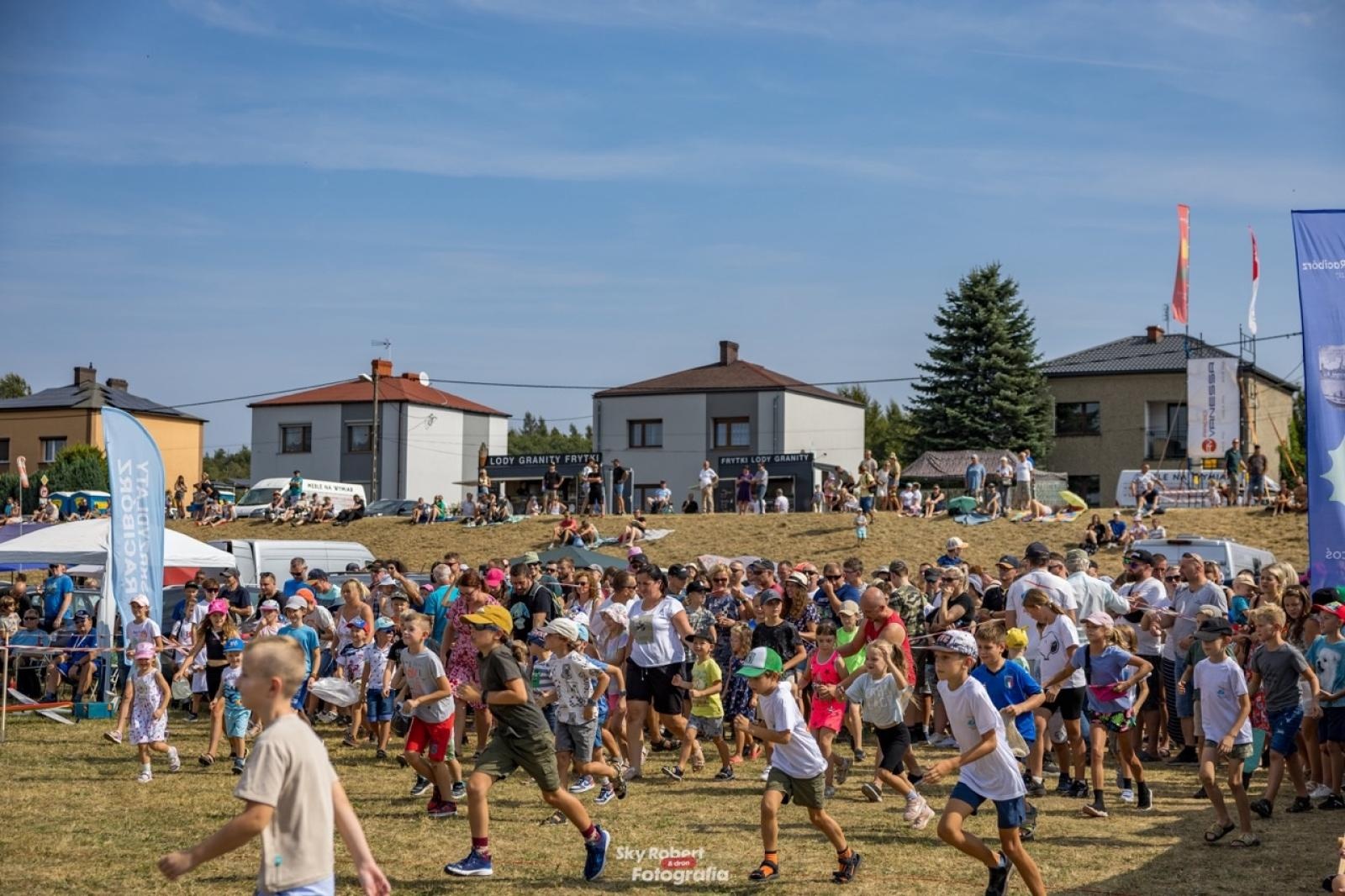 Zdjęcie w galerii na portalu naszraciborz.pl: Magiczne zdjęcia raciborskiego air show wiadomości z regionu