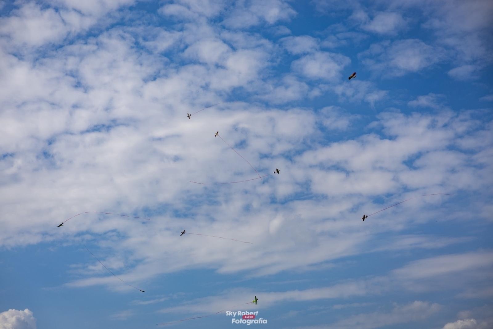 Zdjęcie w galerii na portalu naszraciborz.pl: Magiczne zdjęcia raciborskiego air show wiadomości z regionu