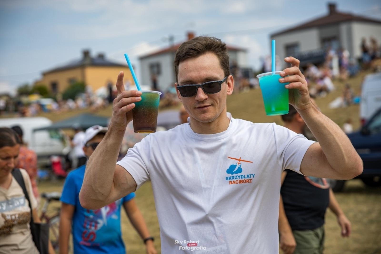 Zdjęcie w galerii na portalu naszraciborz.pl: Magiczne zdjęcia raciborskiego air show wiadomości z regionu