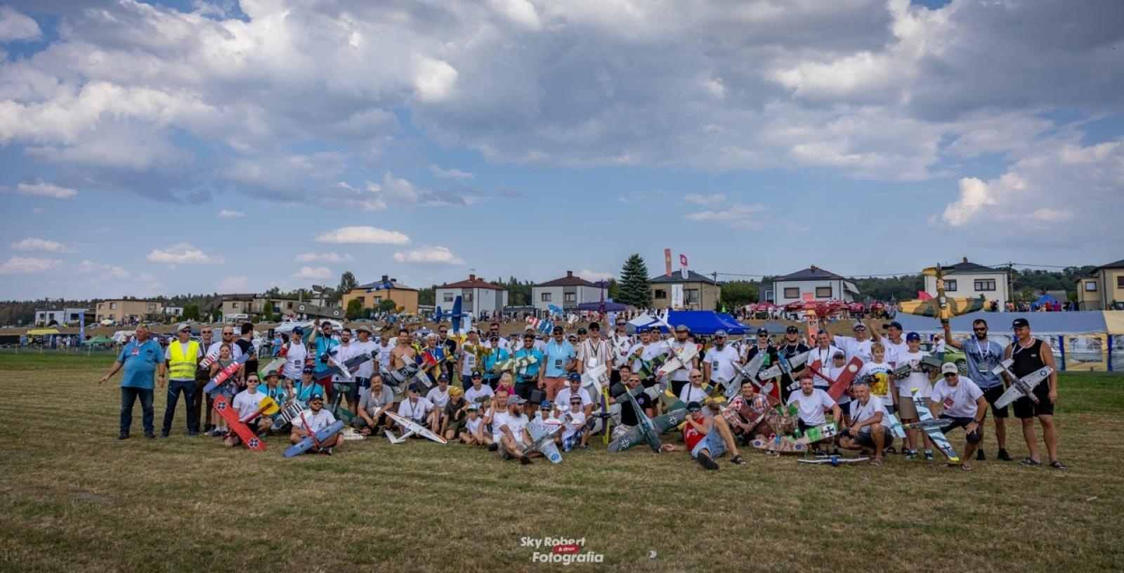 Zdjęcie w galerii na portalu naszraciborz.pl: Magiczne zdjęcia raciborskiego air show wiadomości z regionu
