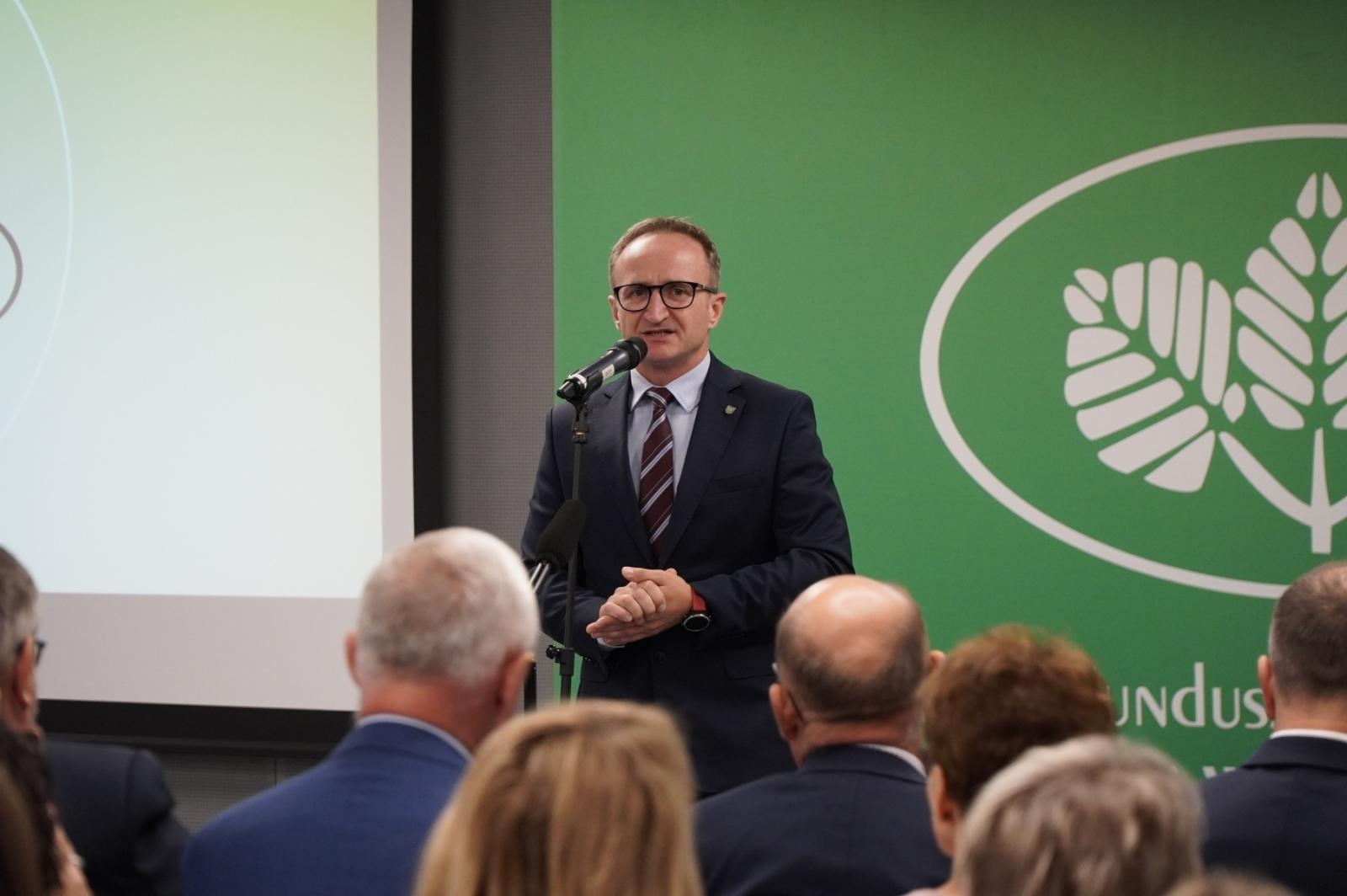 Zdjęcie w galerii na portalu naszraciborz.pl: Przy szkole w Studziennej powstanie Ekopracownia pod chmurką wiadomości z regionu