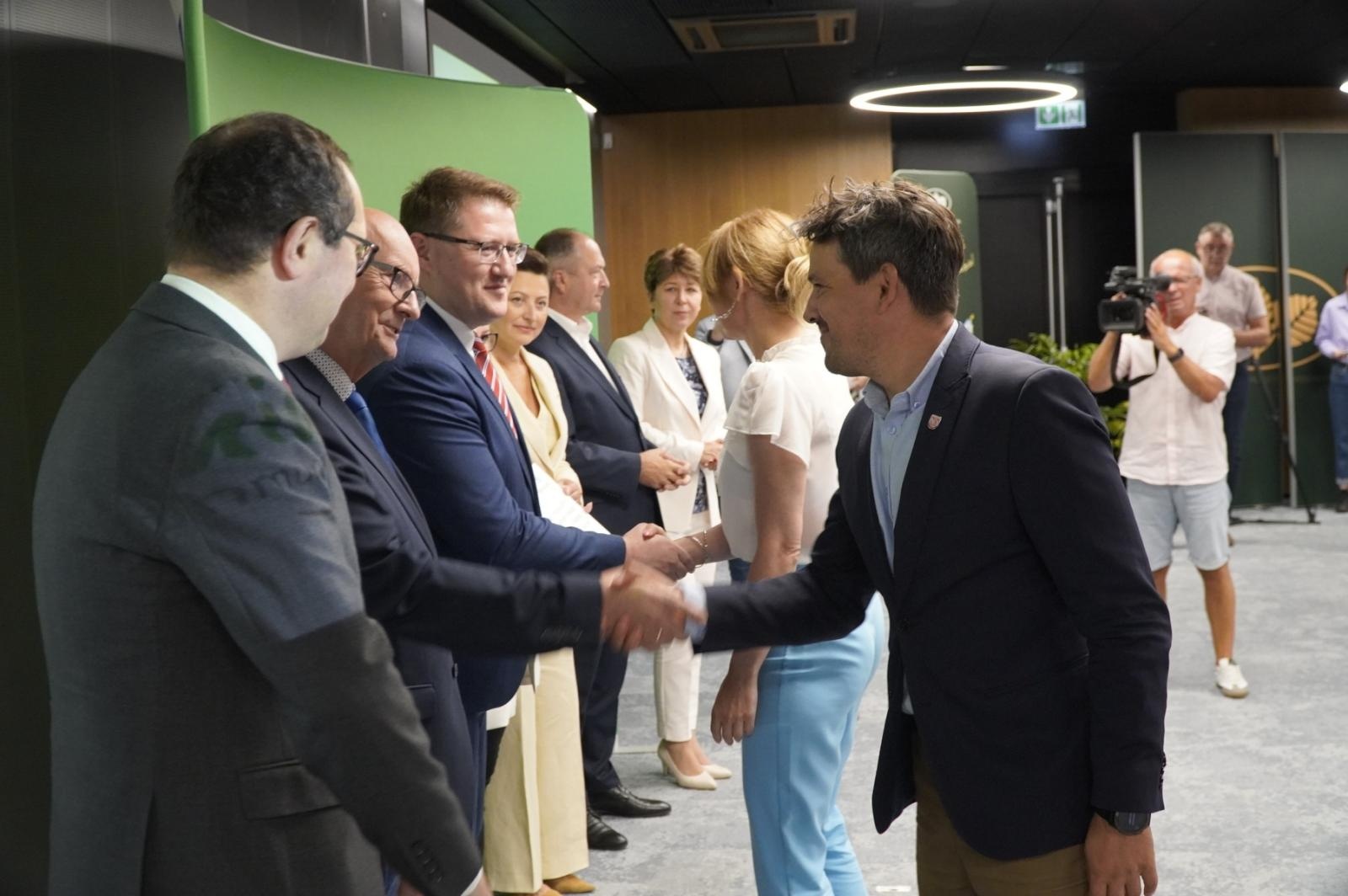 Zdjęcie w galerii na portalu naszraciborz.pl: Przy szkole w Studziennej powstanie Ekopracownia pod chmurką wiadomości z regionu