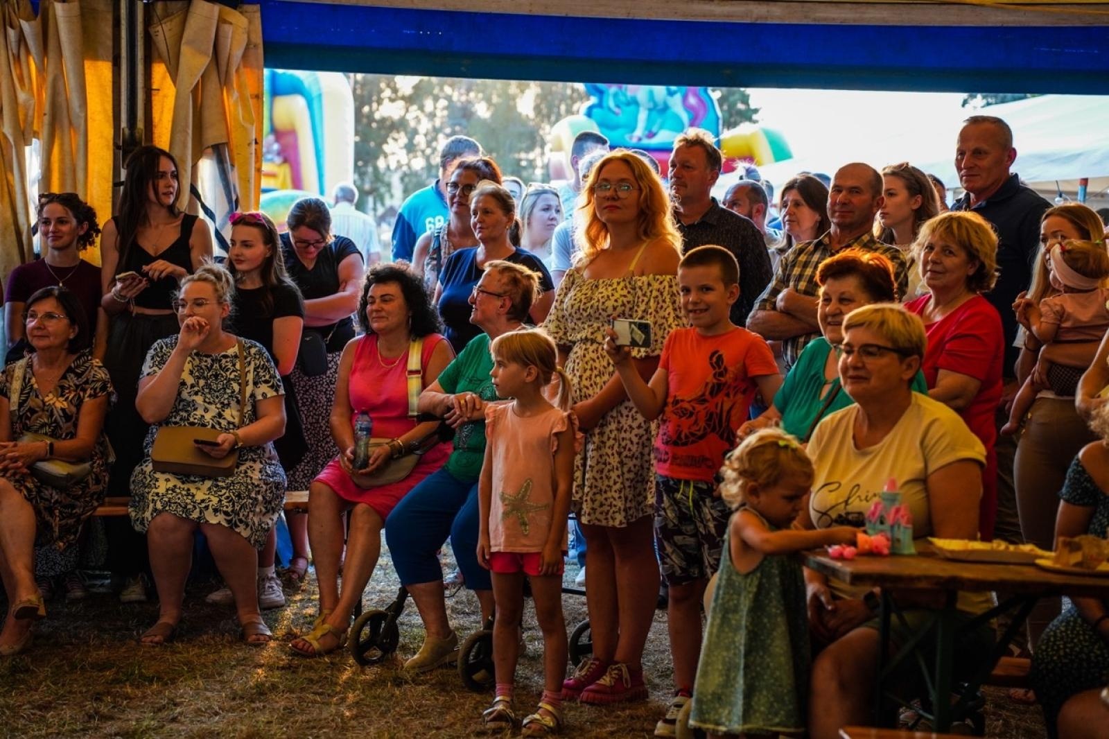 Zdjęcie w galerii na portalu naszraciborz.pl: Toby z Monachium gwiazdą dożynek w Gamowie. Już wkrótce kolejne koncerty na Oktoberfeście w Szymocicach wiadomości z regionu