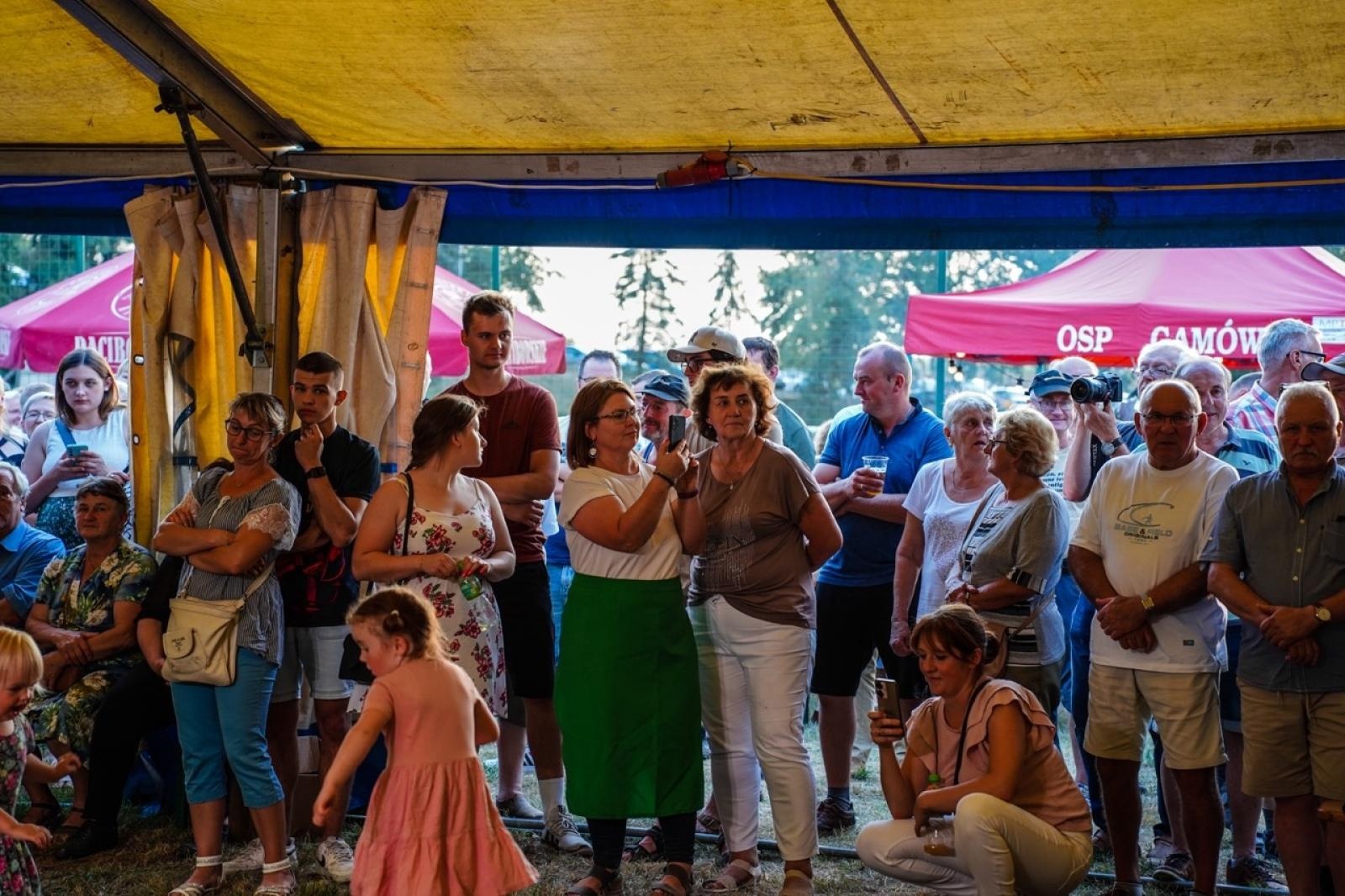 Zdjęcie w galerii na portalu naszraciborz.pl: Toby z Monachium gwiazdą dożynek w Gamowie. Już wkrótce kolejne koncerty na Oktoberfeście w Szymocicach wiadomości z regionu