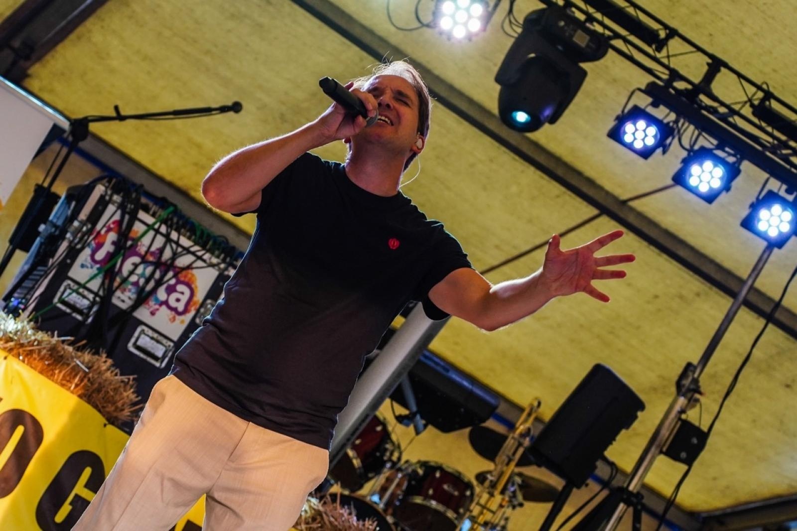 Zdjęcie w galerii na portalu naszraciborz.pl: Toby z Monachium gwiazdą dożynek w Gamowie. Już wkrótce kolejne koncerty na Oktoberfeście w Szymocicach wiadomości z regionu